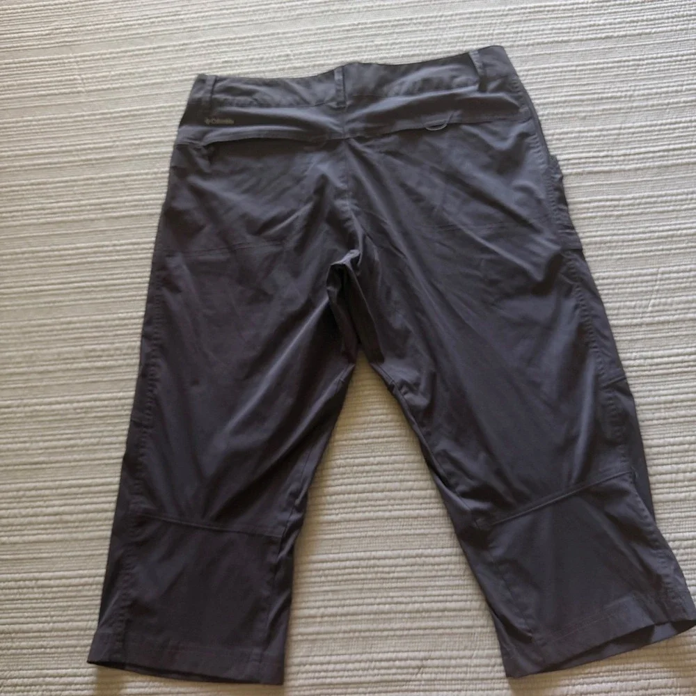 Columbia Omni-Shield Women's Gray Capri Hiking Cargo Pants Size 14 Outdoor Crop